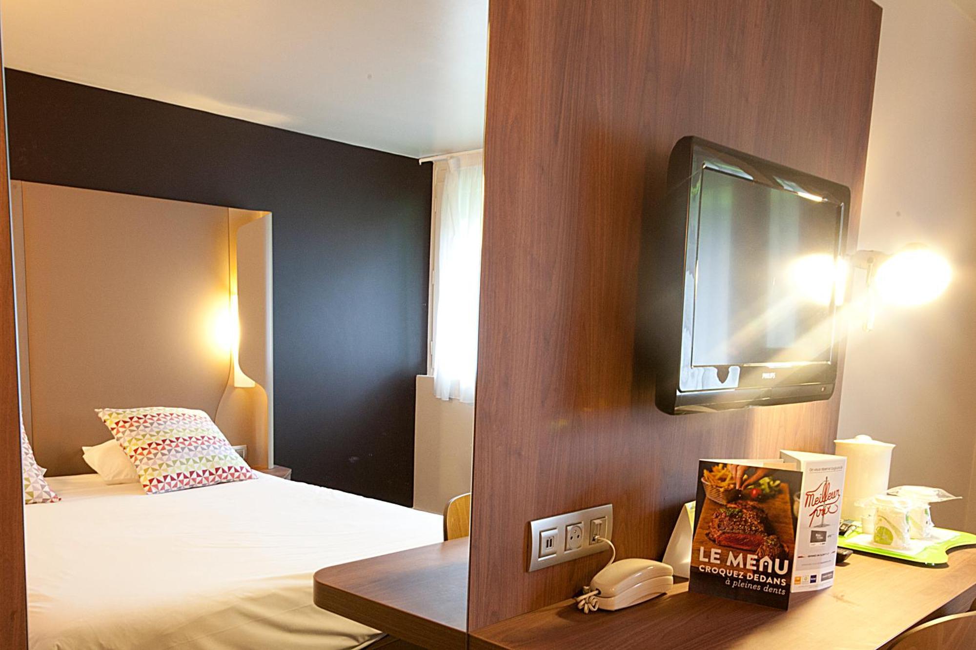 กัมปานีเล เคลมงต์ เฟร์รอง ซุด โอบิเยร์ Hotel โอบิแยร์ ภายนอก รูปภาพ